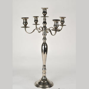 Meilleure qualité d'exportation Candélabre à 5 bras Artisanat Bougeoir vintage en aluminium avec finition argentée pour décoration de table de mariage - Product Image 3