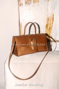 Versatilidad Bolsos de cuero para mujer Perfecto para el uso diario para llevar las cosas esenciales sobre la marcha Bolsos personalizados - Product Image 4