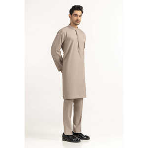 ชุดสูทธุรกิจสมัยใหม่สำหรับผู้ชาย KP-EMB25-002 กางเกงทรงสุภาพพร้อมเสื้อเบลเซอร์หรูหราแบบกระดุมแถวเดียว ทรงปกติ เหมาะสำหรับเจ้าบ่าว - Product Image 4