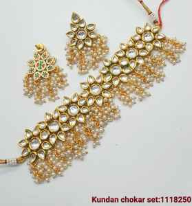 ENSEMBLE DE BIJOUX INDIENS TRADITIONNELS ET À LA MODE EN CUIVRE ENSEMBLE DE BIJOUX DE MARIAGE POUR FEMMES BOUCLES D'OREILLES ET COLLIER - Product Image 4