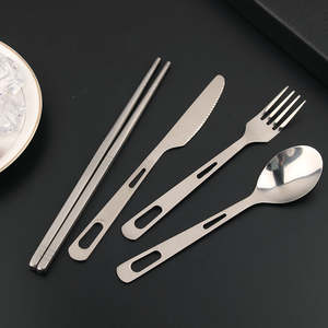 Juego de cubiertos de cocina modernos en plata que ofrece un diseño elegante, acabado suave y durabilidad de acero inoxidable de larga duración. - Product Image 6