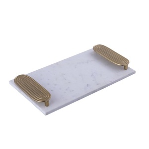 Plateau de service en marbre de pierre naturelle Plateau de service en marbre rectangulaire décoratif avec poignées dorées Taille personnalisée. - Product Image 2