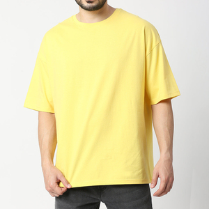 เสื้อยืดเปล่าผู้ชายคุณภาพสูง OEM ขายส่ง ระบายอากาศได้ดี ผลิตจากโพลีเอสเตอร์/คอตตอน แขนสั้น สไตล์ลำลอง สำหรับพิมพ์โลโก้ตามสั่ง - Product Image 1