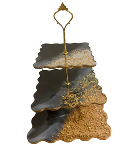 Support à gâteau en résine à trois niveaux Support à gâteau en résine de couleur personnalisée Idéal pour une pièce maîtresse pour toute occasion propice à un prix raisonnable - Product Image 4