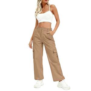Pantalon cargo moderne style streetwear avec grandes poches, conçu pour offrir aux femmes un style décontracté, taille mi-haute et confortable. - Product Image 1