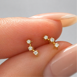 Petites boucles d'oreilles clous en alliage de zinc avec zircon, idéales pour les cadeaux de fête tendance - Product Image 6