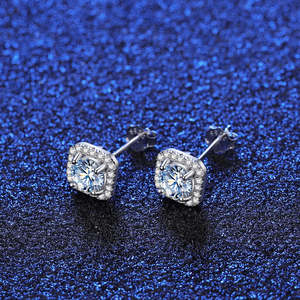 ต่างหูมอยซาไนต์ทรงสี่เหลี่ยม 1 กะรัต ดีไซน์หรูหราและสง่างาม - Product Image 5