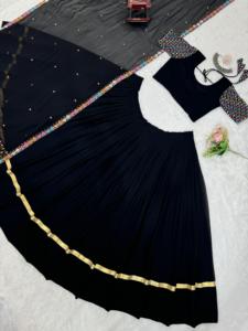 ชุดแต่งงานที่สวยงาม lehenga choli กับด้ายและลำดับการทำงาน - Product Image 3