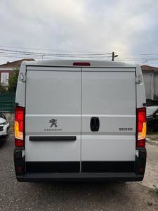 Peugeot Boxer L1H1 2024, 2.2L Diésel, Tracción Delantera, Transmisión Manual de 5 Velocidades, Minivan de Carga - Product Image 2