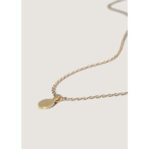 Collar con Disco Inicial Redondo de Oro de 14K con Baño de Rodio, Cadenas Modernas de Oro Rosa de 18K con Circonitas, Diamantes y Perlas - Product Image 1