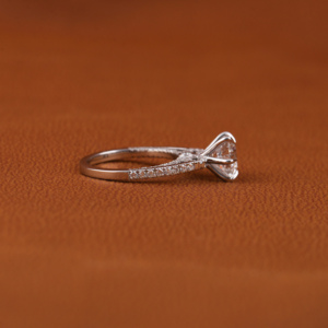 Anillo de Compromiso con Engaste de Platino y Diamante Cultivado en Laboratorio de 2.0 CT con Certificado IGI, Regalo de Cumpleaños Perfecto para Ella - Product Image 2