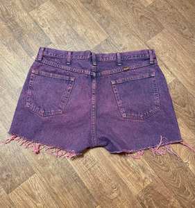 Pantalones cortos vaqueros de talla S vintage Pantalones vaqueros para otras manualidades Pantalones cortos - Product Image 1