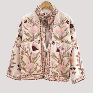Chaqueta Bohemia con Cuello Mandarín y Bordado Floral, Talla Grande, Ropa Exterior para Mujer, Estilo Casual Otoñal, Manga Larga, Poliéster - Product Image 1