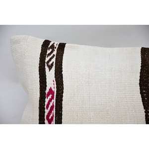 Oreiller en laine Kilim beige 16x48 pouces Oreiller d'accent à motifs floraux vintage luxueux Design tissé moelleux pour la literie - Product Image 2