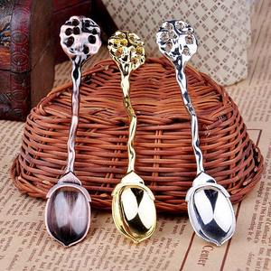 Cuillère à thé polie miroir multi-finition à poignée de style zig zag fabriquée à la main, parfaite pour la vaisselle unique de l'Inde - Product Image 1