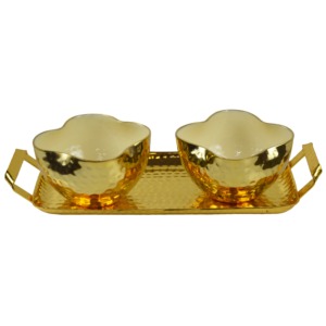 Un ensemble de coupelles à bonbons en métal doré poli, bien fait, ajoute une touche de sophistication subtile sans dominer le décor. - Product Image 3
