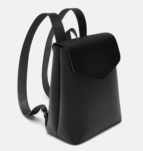 Sac à dos de voyage minimaliste pour femme en cuir véritable noir à motif bonbon avec fermeture éclair résistant à l'eau 20-36L Sac à dos structuré - Product Image 4