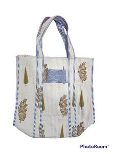 กระเป๋าผ้าควิลท์ผ้าฝ้ายแท้พิมพ์ลายในอินเดียกระเป๋าสะพายไหล่ลายควิลท์โบฮีเมียนอินเดียสีเขียวดอกไม้สีฟ้า - Product Image 4