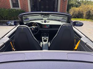 2022 911 Turbo S Cabriolet ~ 6.600 Millas, 640-HP Twin-Turbo Flat-6, AWD, Altamente Equipado, Sin modificar - Product Image 6