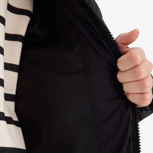 Blouson bombardier rembourré pour filles, col zippé, remplissage en polyester, poches latérales chaudes isolées, coupe élégante conçue pour l'hiver, couleur unie - Product Image 3