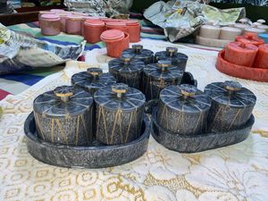 100% ensemble de quatre pots de qualité supérieure et plateau décoratif en résine couleur noir - Product Image 6