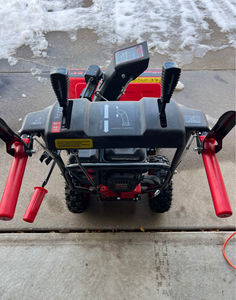 Soplador de Nieve Husqvarna ST224, Eficiente Quitanieves, Origen Estadounidense, 65 kg, Probado y Certificado, 2 Años de Garantía, Motor con Rodamientos - Product Image 5