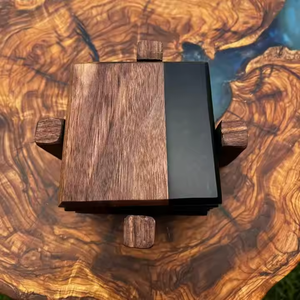 Dessous de verre en noyer en bois au design de luxe Dessous de verre en noyer fait main au design moderne par Crescent Crafts - Product Image 6