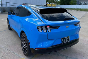 USADO 2022 F o. RR D Mu.st a. Ng M.ach-E GT Performance Edition Paquete 480-HP Dual-Motor AWD Grabber Blue Metallic 4WD/AWD - Product Image 4