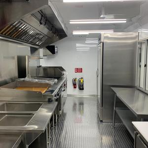 Camion de cuisine mobile, remorque de 4,8 m en acier inoxydable, simple essieu, alimentation intégrée, utilisation extérieure, certifié UE, résistant à la rouille - Product Image 3