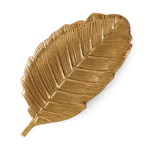 Plato decorativo de hoja de metal dorado clásico - Product Image 6