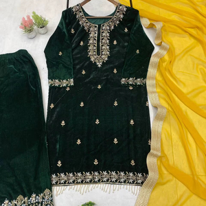 Esta temporada de invierno, nuestro exclusivo conjunto de 3 piezas Kurta Plazzo con bordado de lentejuelas. - Product Image 6