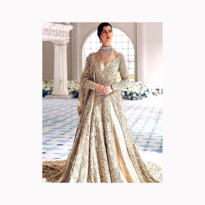 Nouveau designer de vêtements de mariage cousus en soie lourde Lehenga Choli, Haldi Function Readymade Lehenga Choli Prix abordable - Product Image 5