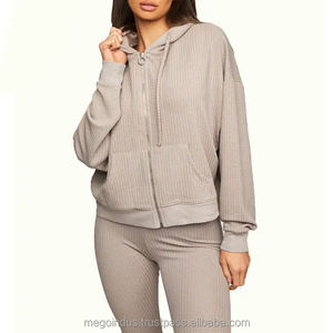 Streetwear de luxe personnalisé pour femmes pull brodé surdimensionné sweats col rond Couple essentiel sweat à capuche - Product Image 3