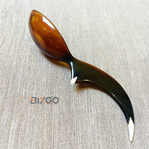 Cuchara de ensalada artesanal más vendida con mango en forma de media luna, hecha en Vietnam - Product Image 3