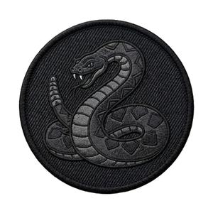 Parche Termoadhesivo Personalizado Clásico para Ropa de Trabajo, Insignia Bordada Cruz Roja, Logotipo de la Marca Heritage Apparel, Aplique al por Mayor - Product Image 2