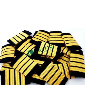 Épaulettes de rang brodées en fil d'or OEM planche d'épaule rigide vente en gros d'épaulettes de cérémonie brodées à la main - Product Image 3