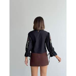 Chemisier à manches longues brodé de fleurs pour femmes Topshow, vente en gros de chemises - Product Image 3