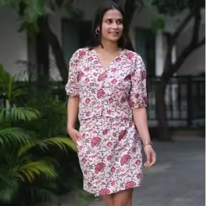 Ensemble de robe décontractée élégante de haute qualité avec haut long à col en V et jupe courte, robe décontractée vintage en coton pour femmes - Product Image 3