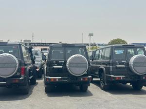 ใหม่/มือสอง สำหรับ LC 78 ฮาร์ดท็อป 4x4 2.9L 8 สูบ LX SUV เกียร์อัตโนมัติ ภายในเบาะหนังสีเข้ม - Product Image 4