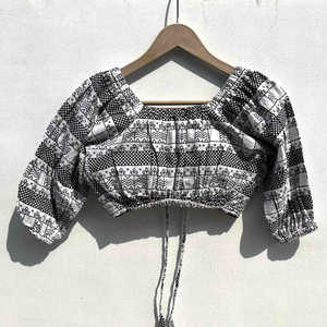 Femmes blanc noir imprimé fleuri haut court géométrie devant noeud tricoté Blouson courte longueur creux gland manches bouffantes - Product Image 2