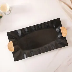 Plateau décoratif en métal noir en forme de rectangle pour aliments et collations avec poignées en bois pour la décoration intérieure au prix de gros - Product Image 1