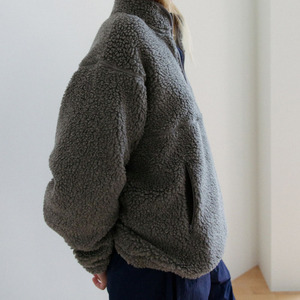 Sudadera Unisex de Felpa Color Bronceado con Media Cremallera y Cuello Camisero, Personalizable con Logotipo, Suave, Cálida, Invernal, 100% Algodón, Transpirable - Product Image 4