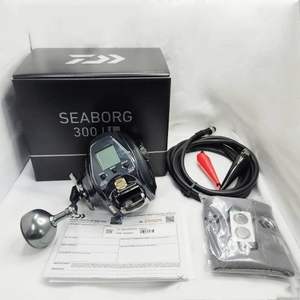 NUEVO Carrete Eléctrico Daiwa Seaborg Ltd 300J-L AUTÉNTICO con Manivela Izquierda y Pantalla en Inglés - Product Image 1