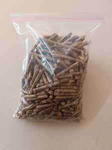 Briquetas de Madera de 8mm de Alta Eficiencia para Estufas Residenciales e Industriales, Combustible de Palets Reciclados Hecho en Vietnam, Bajo Contenido de Cenizas - Product Image 5