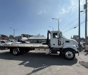 El mejor!! Camión Tractor Diésel de Larga Distancia 6x4 con Cabina Dormitorio para Distribución y Transporte Industrial - Product Image 2