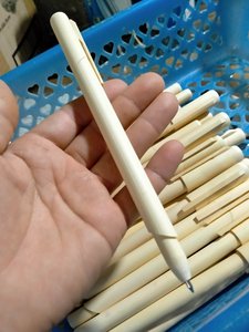 Bolígrafo de bambú premium: mezcla de sofisticación y sostenibilidad para uso diario - Product Image 3