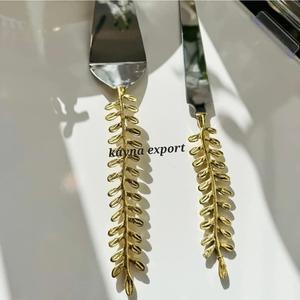 Colección de lujo Diseño de hoja Mango de latón Servidor de pastel de boda y cuchillo Acero inoxidable Metal de alta calidad - Product Image 1