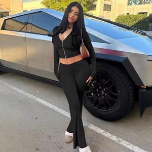 Conjunto personalizado de otoño con capucha para mujer, Chaqueta corta con bolsillo y cremallera, conjuntos de jogging de terciopelo, chándales de terciopelo - Product Image 4