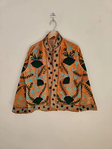 Chaqueta de terciopelo naranja con cuello mandarín bordado, manga larga, estampado floral, estilo chino, ropa exterior informal para otoño, para adultos - Product Image 1