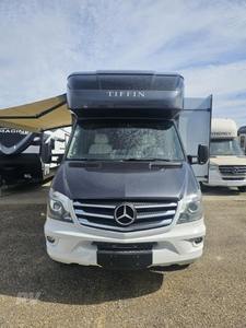 Nuevo Modelo de Alto Rendimiento T-I-F-F-I-N RV W-A-Y-F-A-R-E-R 24FW 2018 Disponible para la Venta - Product Image 3